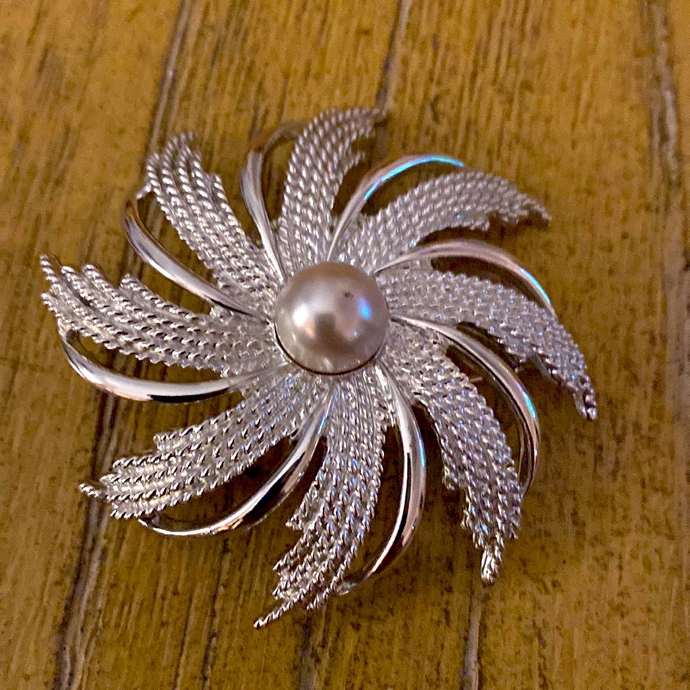 Vintage Sara Coventry signed Pinwheel Sunburst brooch.